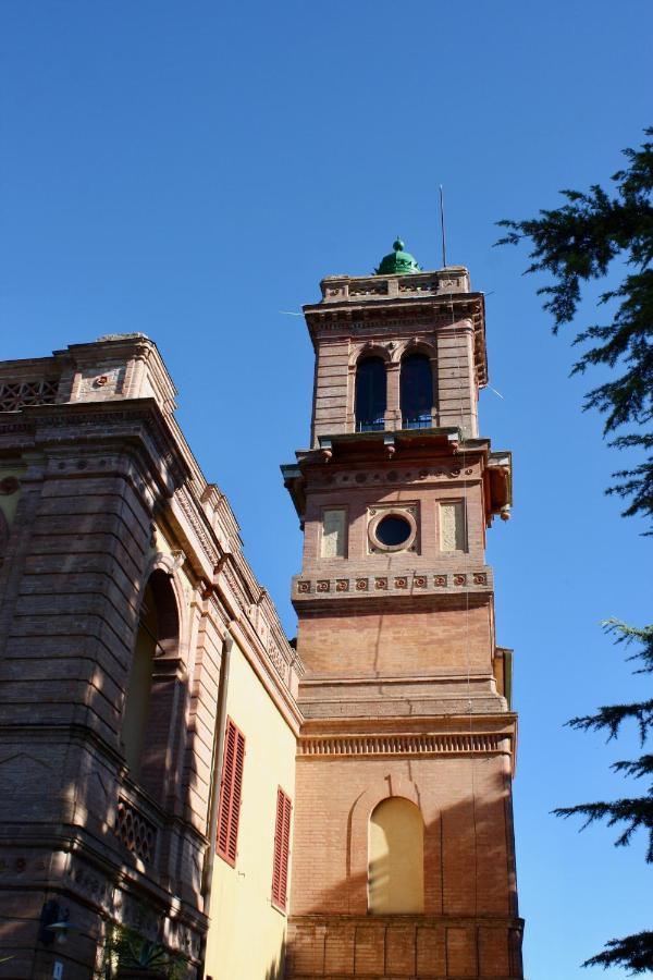 Апартаменты La Torre Di Caprera Сиена Экстерьер фото